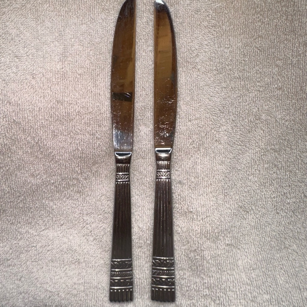 RARE Retroneu RTR37 18/8 Stainless Ridges Cross Hatch Dinner Knives